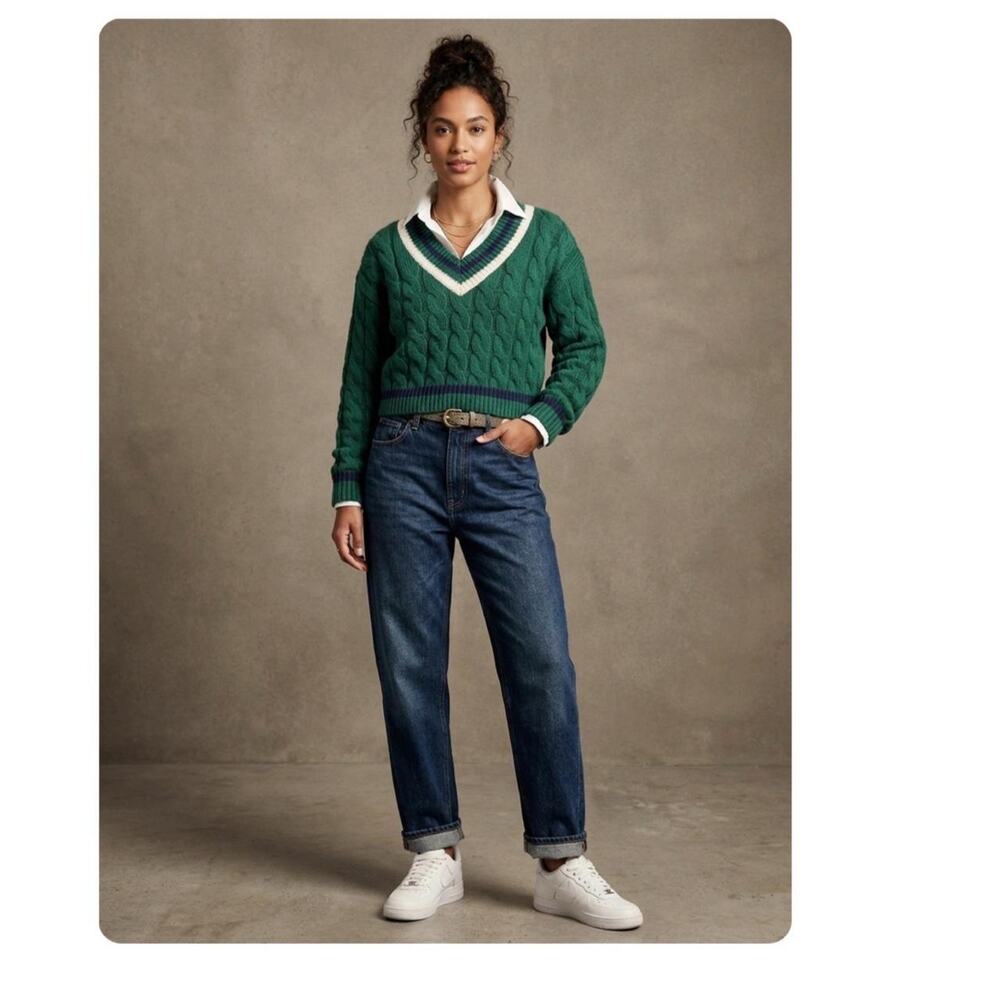 Green cable knit sweater V-neck trim, size M Academia, preppy, layered oversized
